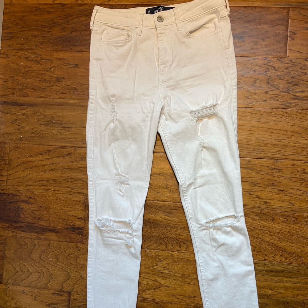 Hollister White Ripped Jeans size 1R